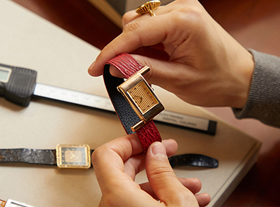 Photo d'une femme avec une robe'