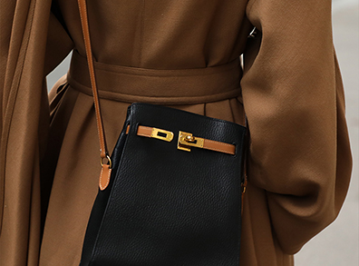 Photo d'une femme avec une robe