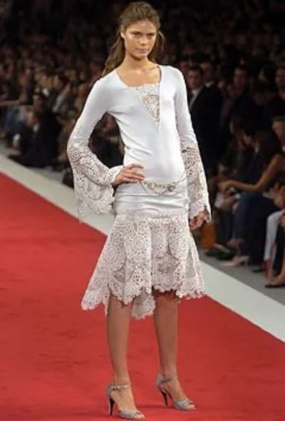 Chanel STUNNING S/S 2005 Floral Charm 'CC' Chainlink Belt - 2