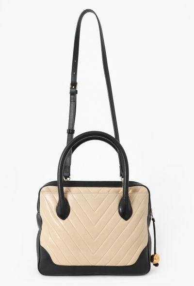 Chanel '90s Chevron Shoulder Bag - 2