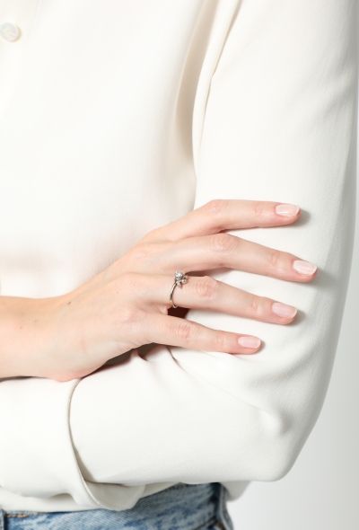 Vintage Fine Jewelry 18k White Gold and Diamond Flower Ring - 2