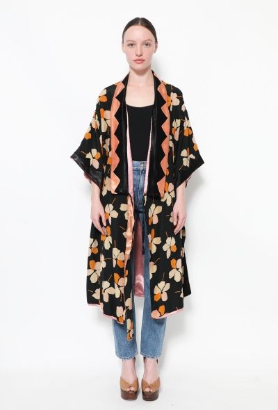 World Treasures Traditional Floral Silk Kimono - 2