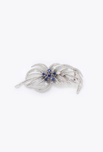 Boucheron 1950s 18k White Gold, Diamond & 1 Carat Sapphire Brooch - 1