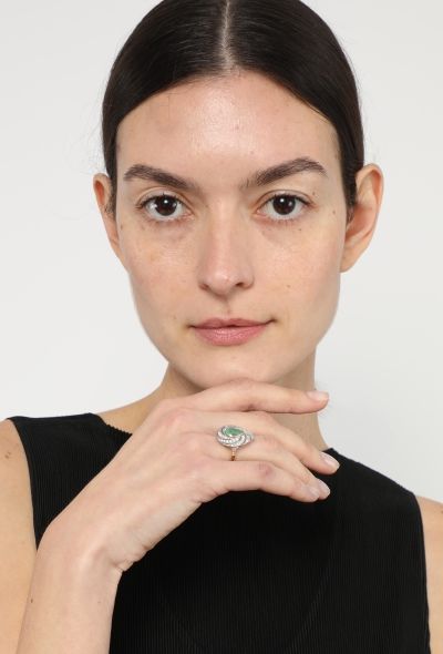 Vintage Fine Jewelry 18k Gold, Diamond & 1.90 Carats Emerald Ring - 2