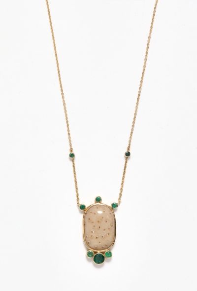 Modern Fine Jewelry 18k Yellow Gold, Fossilised Palm & Emerald Necklace - 1