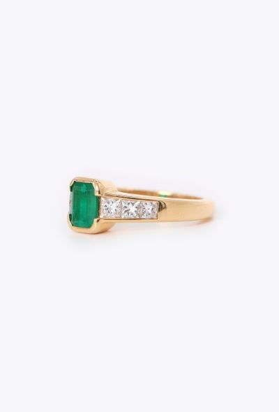 Vintage Fine Jewelry 18k Yellow Gold, 1.5 Carats Diamond & 1 Carat Emerald Ring - 2