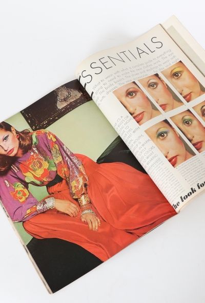 VOGUE Rare US 1972 Richard Avedon Set - 2