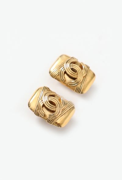 Chanel 1994 Embossed 'CC' Clip Earrings - 2