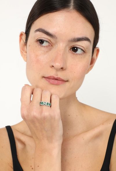 Modern Fine Jewelry Stunning 18k White Gold, Diamond & Emerald Ring - 2