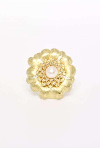 Vintage Fine Jewelry 18k Yellow Gold & Pearl Dahlia Ring - 1