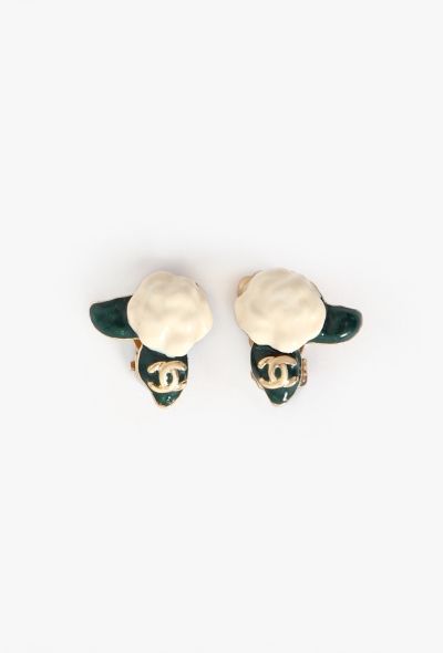 Chanel 2004 Camélia Clip Earrings - 1