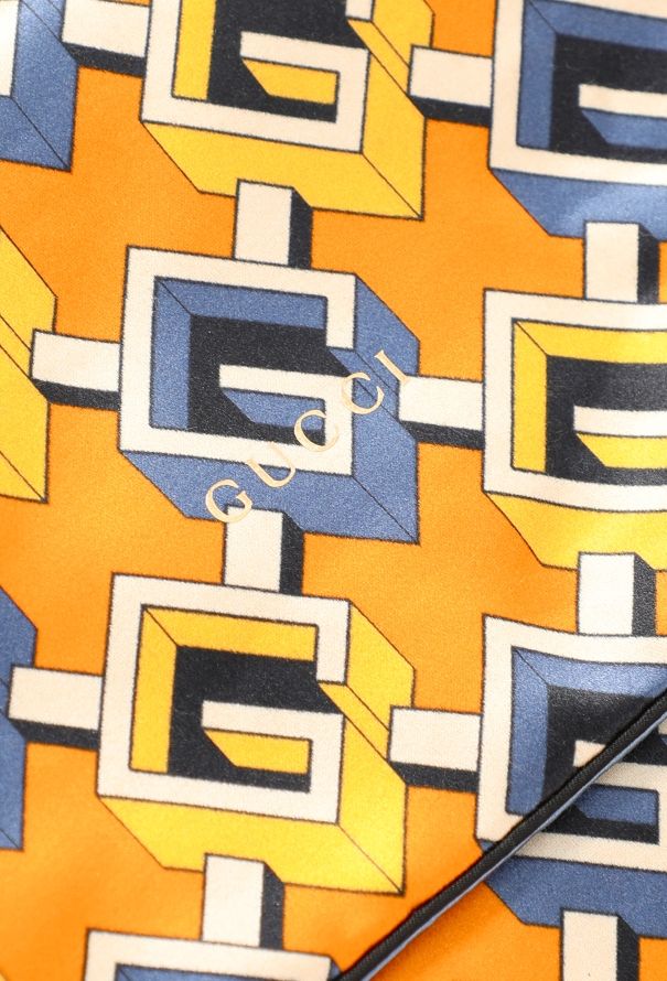 Gucci 4-piece Orange Silk Emblem Travel Set - 8