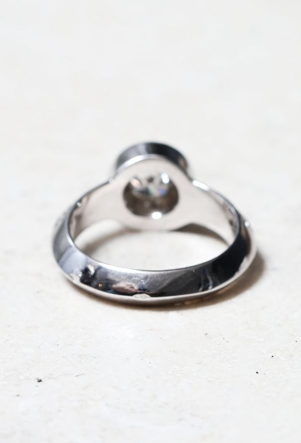 Vintage Fine Jewelry Contemporary 18k White Gold and Diamond Ring - 3