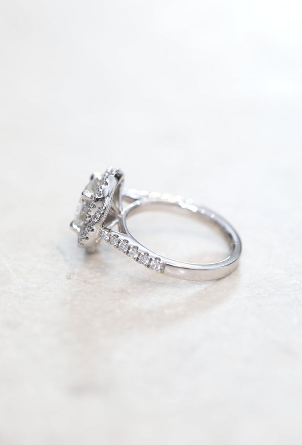 Vintage Fine Jewelry Elegant Tourbillon Platinum & 1.35 Carats Diamond Ring - 4