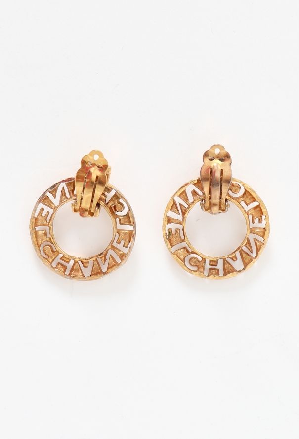 Chanel Vintage Hammered Logo Clip Earrings - 3