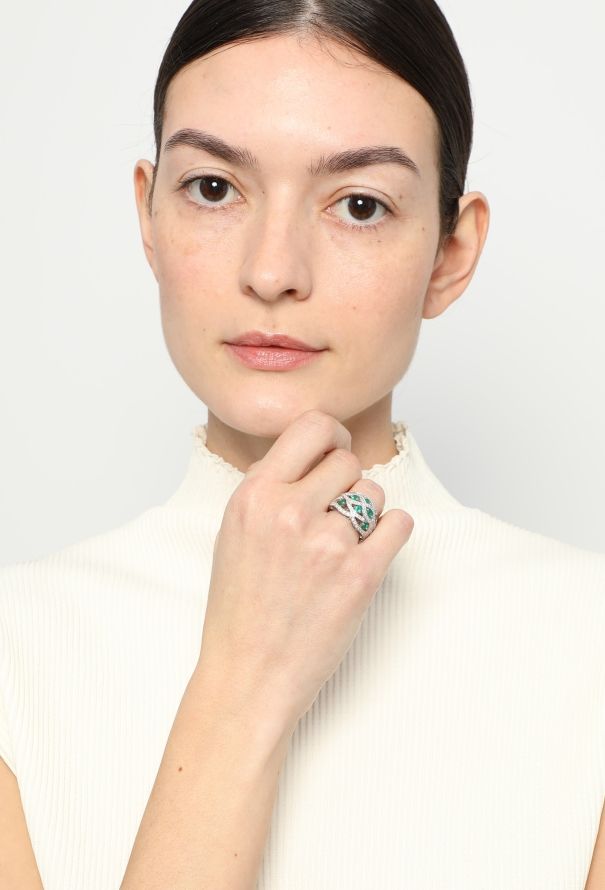 Vintage Fine Jewelry 18k Gold, Diamond & Emerald Dome Ring - 4