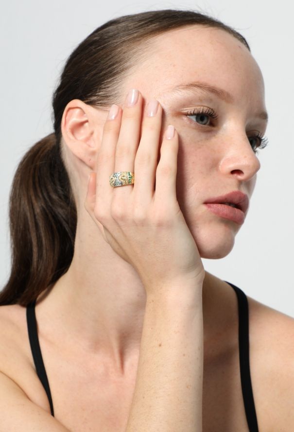 Vintage Fine Jewelry 18k Gold, Diamond, Emerald & Garnet Ring - 3