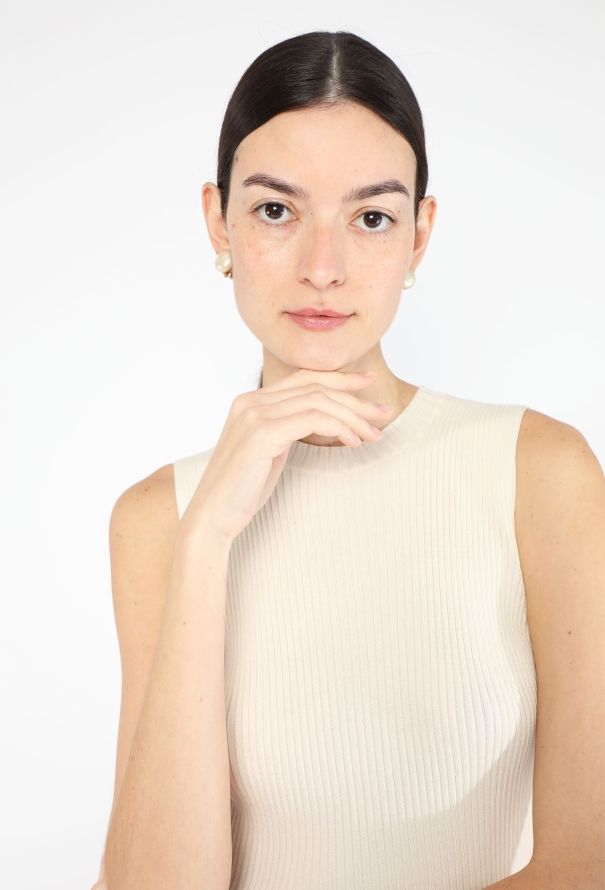 Chanel Rare 1960s Bourgeois Pearl Clip Earrings - 2