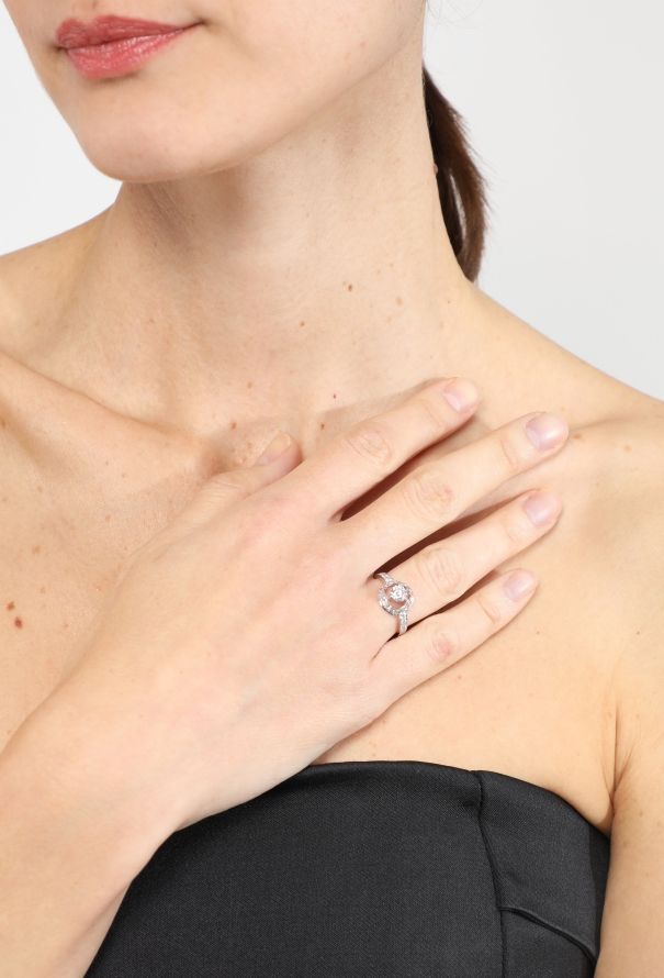 Mellerio 18k White Gold & Diamond Reine de Coeur Ring - 2