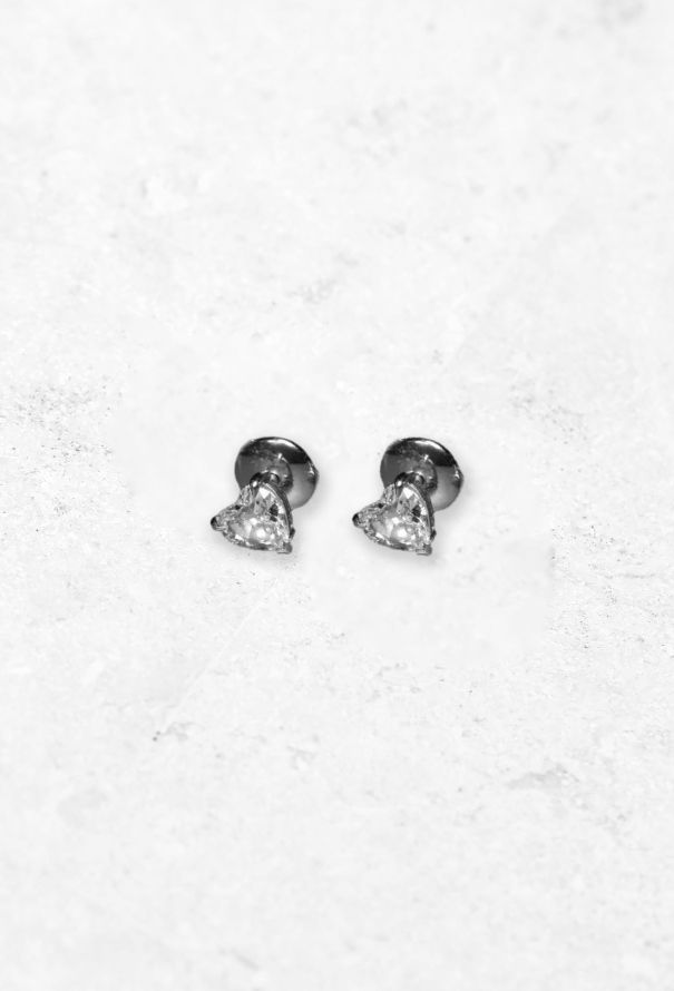 Vintage Fine Jewelry 18k Gold & Heart-Shaped Diamond Studs - 3