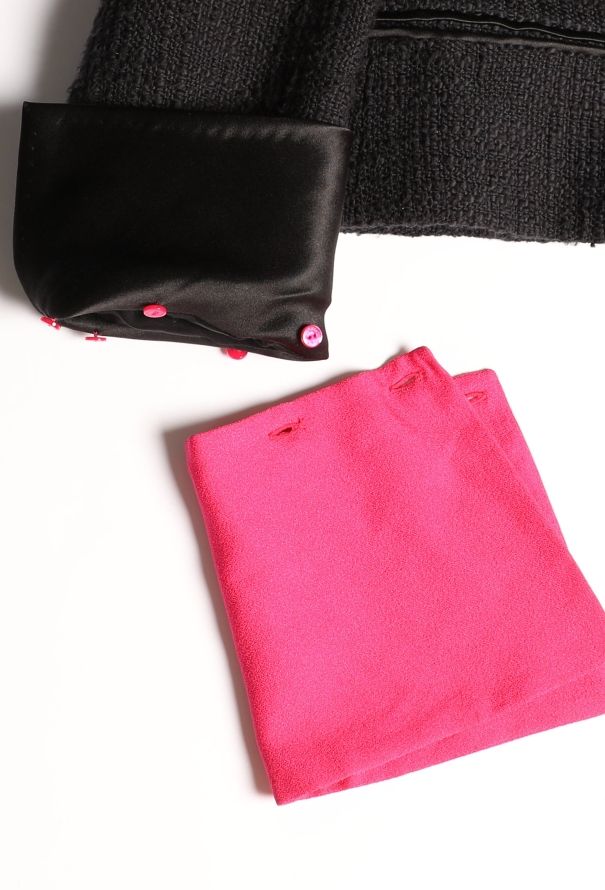 Chanel Pre-Fall 2012 Paris-Bombay Tweed Smoking Jacket - 10