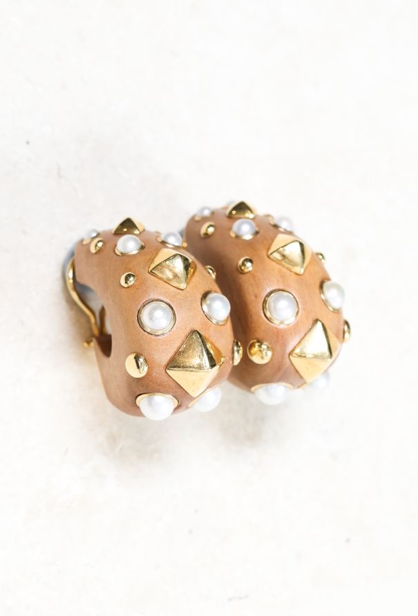 Vintage Fine Jewelry Trianon 18k Gold, Wood & Pearl Clip Earrings - 2