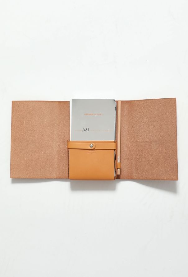 Hermès Visionaire No. 32, 'Where?' - 6