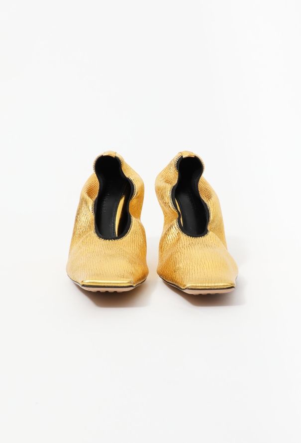 Bottega Veneta S/S 2020 Metallic Crunched Pumps - 4