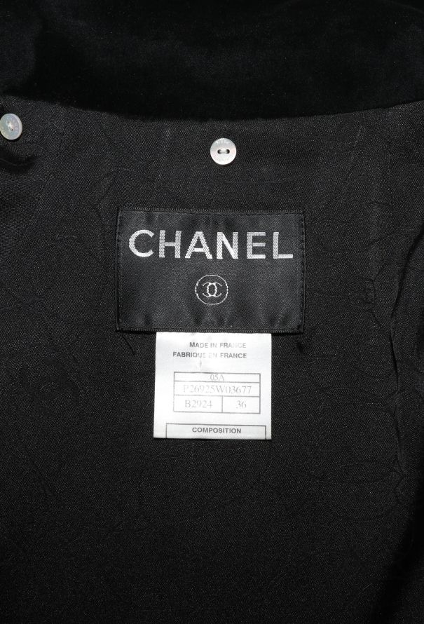 Chanel F/W 2005 Notched Velvet 'CC' Blazer - 6