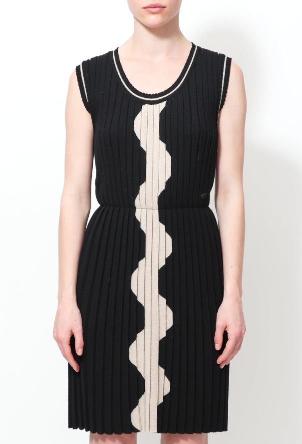 Chanel 2007 Pleated 'CC' Knit Dress - 2