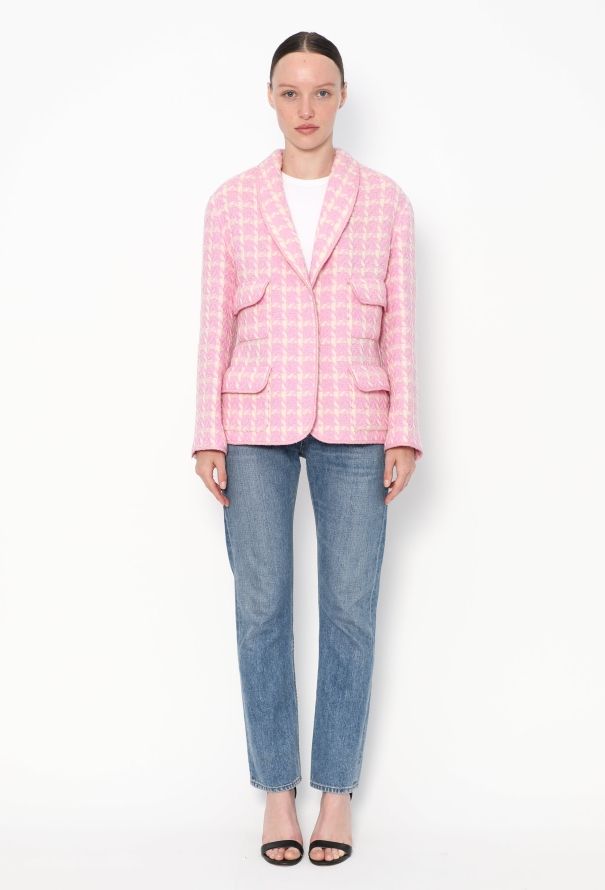 Chanel ICONIC S/S 1996 Pink Tweed Jacket seen on Margot Robbie - 7