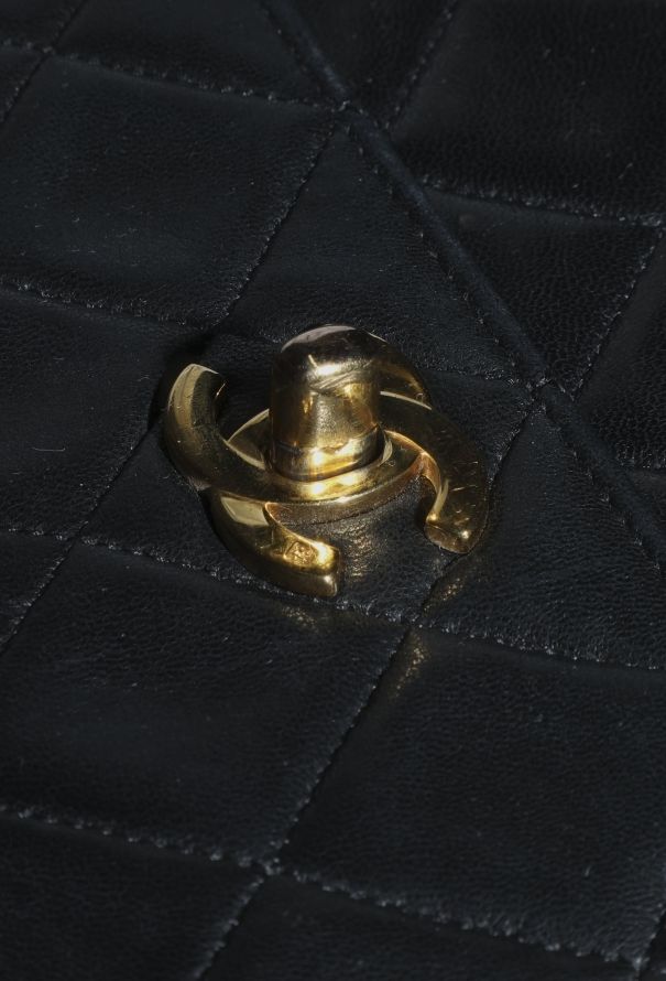 Chanel '90s Quilted Shoulder Bag - 11
