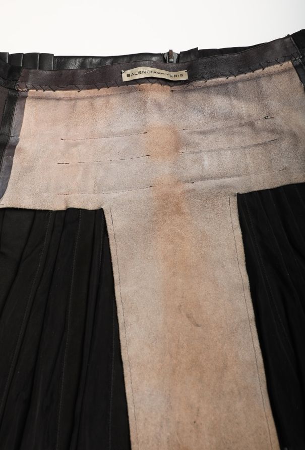 Balenciaga Campaign S/S 2010 Pleated Leather Skirt - 12