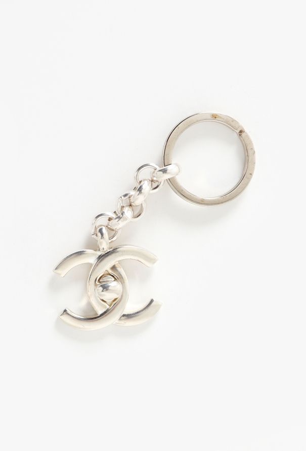 Chanel 1996 'CC' Turnlock Keychain - 3