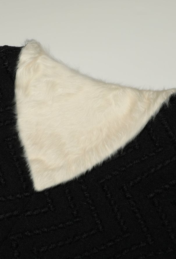 Chanel 2009 Embroidered Fur-Lined Jacket - 9