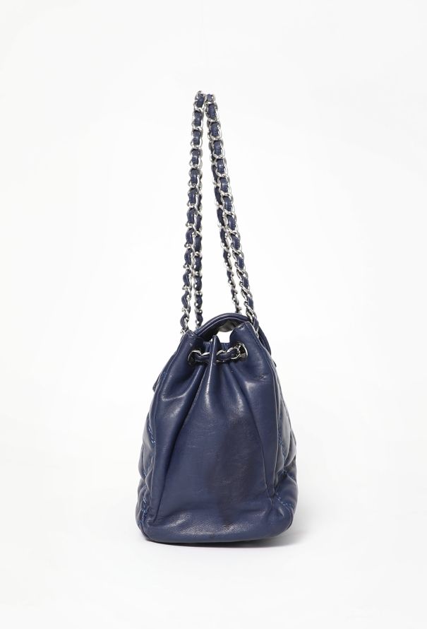 Chanel Double Stitch Hamptons Clutch with Chain - 5