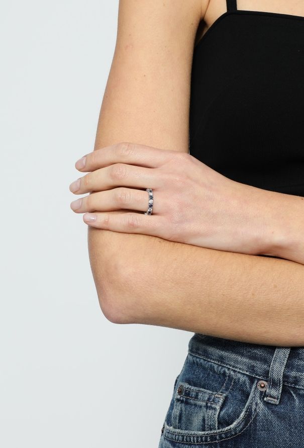 Vintage Fine Jewelry 18k Gold, Diamond & Sapphire Wedding Band - 2