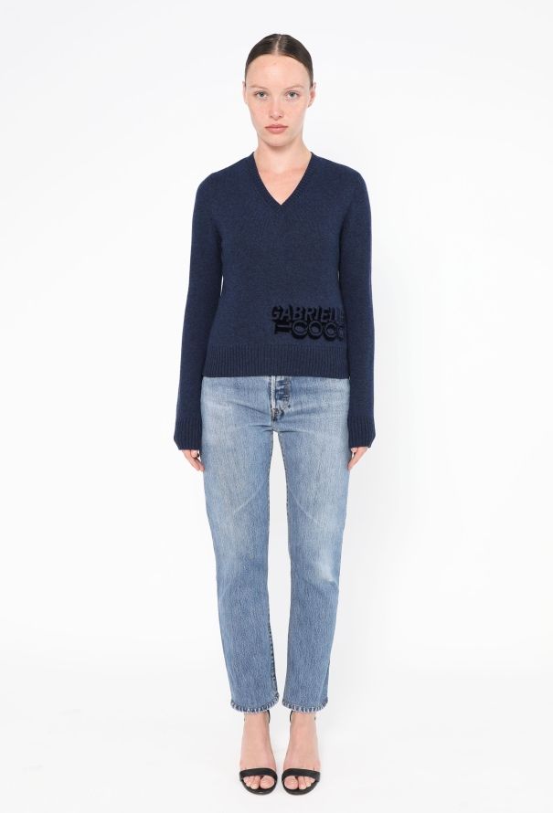 Chanel 2018 Velvet Emblem Cashmere Sweater - 2