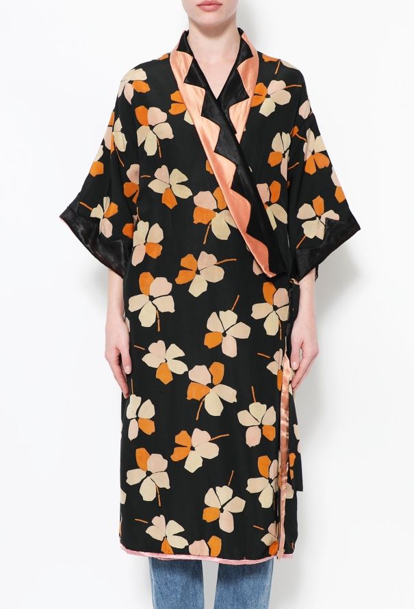 World Treasures Traditional Floral Silk Kimono - 3