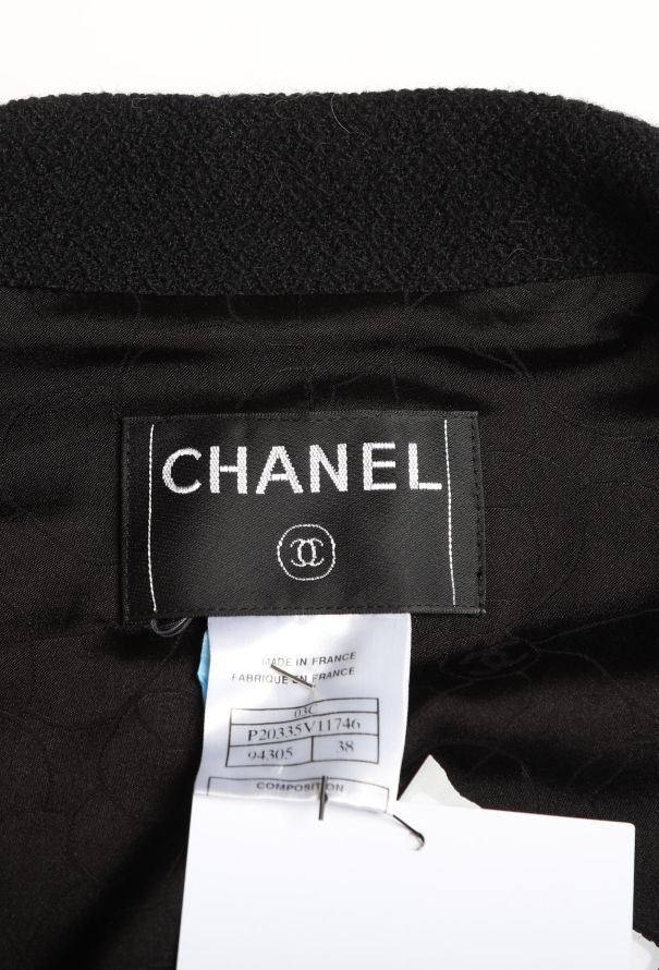 Chanel Cropped Bouclé Camélia Jacket - 7