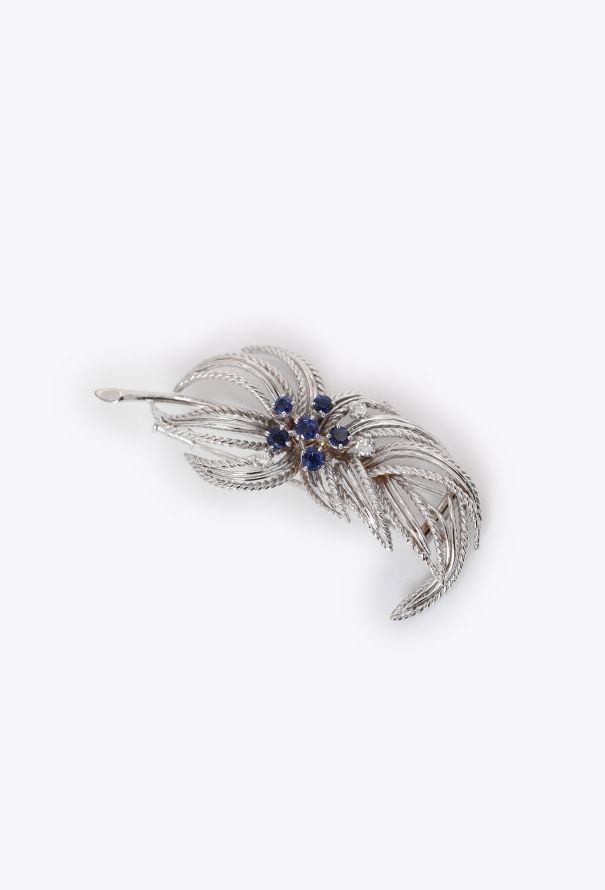 Boucheron 1950s 18k White Gold, Diamond & 1 Carat Sapphire Brooch - 2