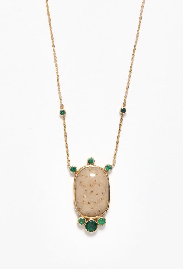 Modern Fine Jewelry 18k Yellow Gold, Fossilised Palm & Emerald Necklace - 4