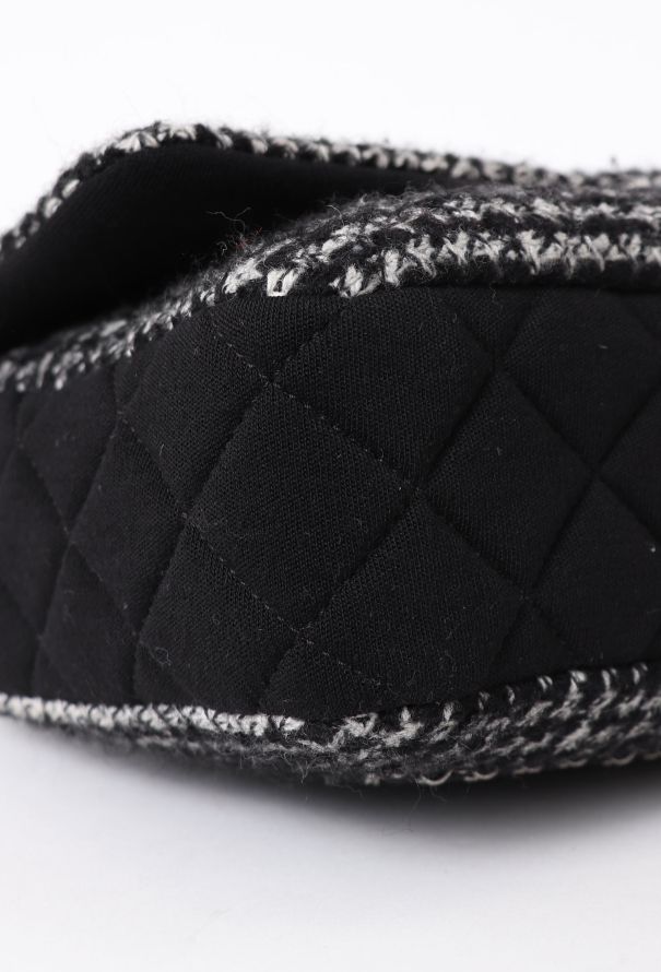 Chanel Houndstooth Tweed & Jersey Flap Bag - 10
