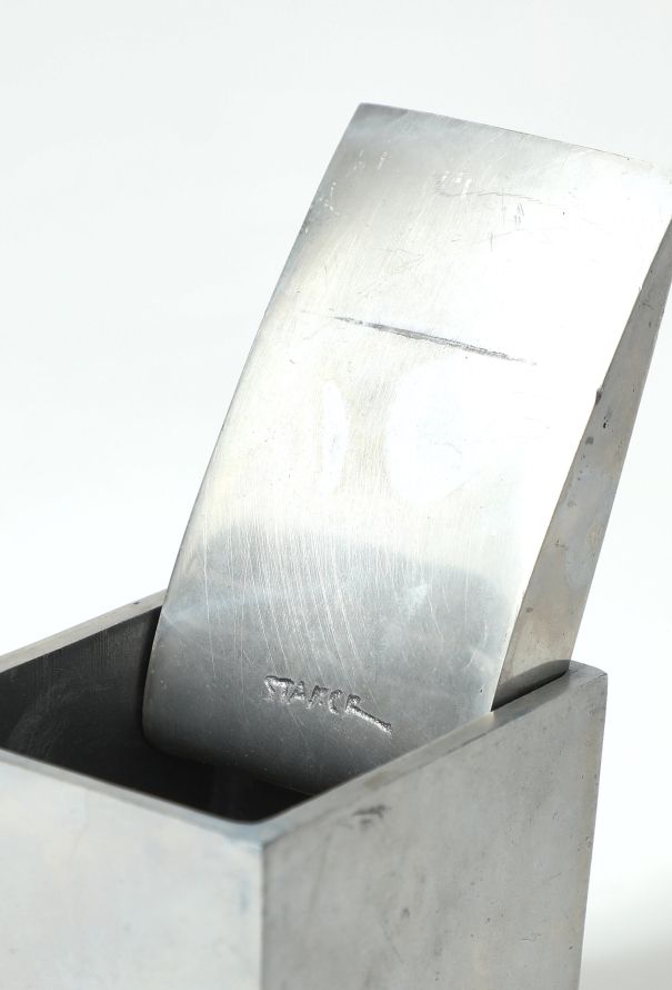 Vintage Objects & Decor Ray Hollis '90s Ashtray by Philippe Starck - 2