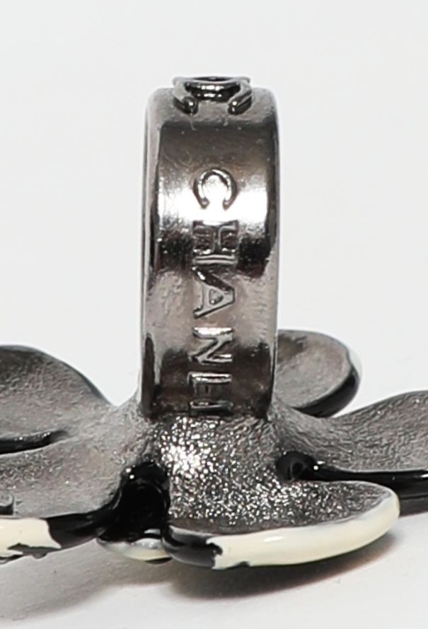 Chanel Ladybug 'CC' Floral Ring - 6