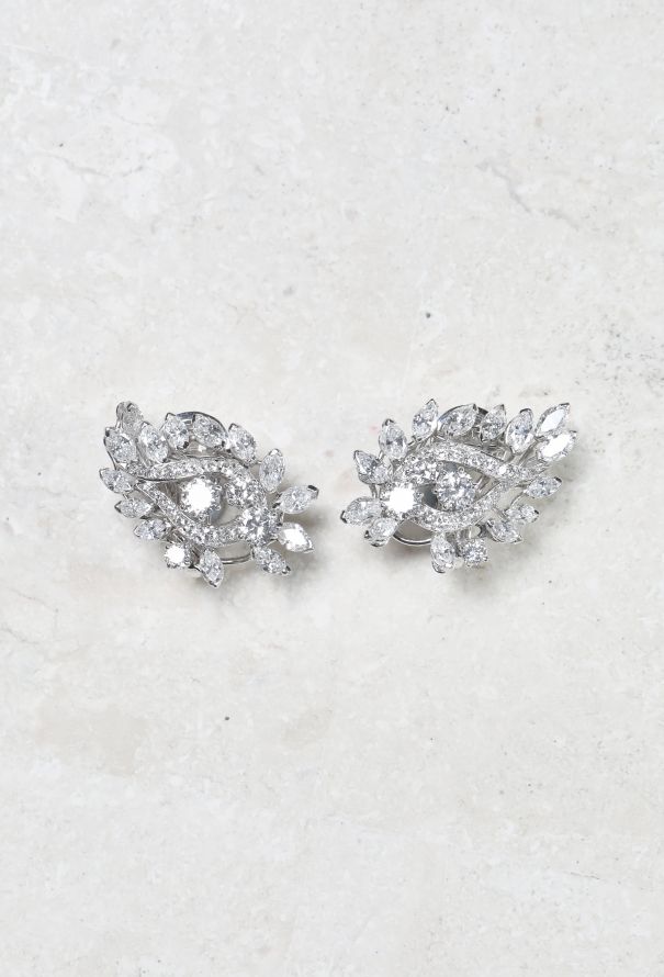 Mellerio 15.39 Carats Diamond & 9.88 Carats Sapphire Earrings - 4