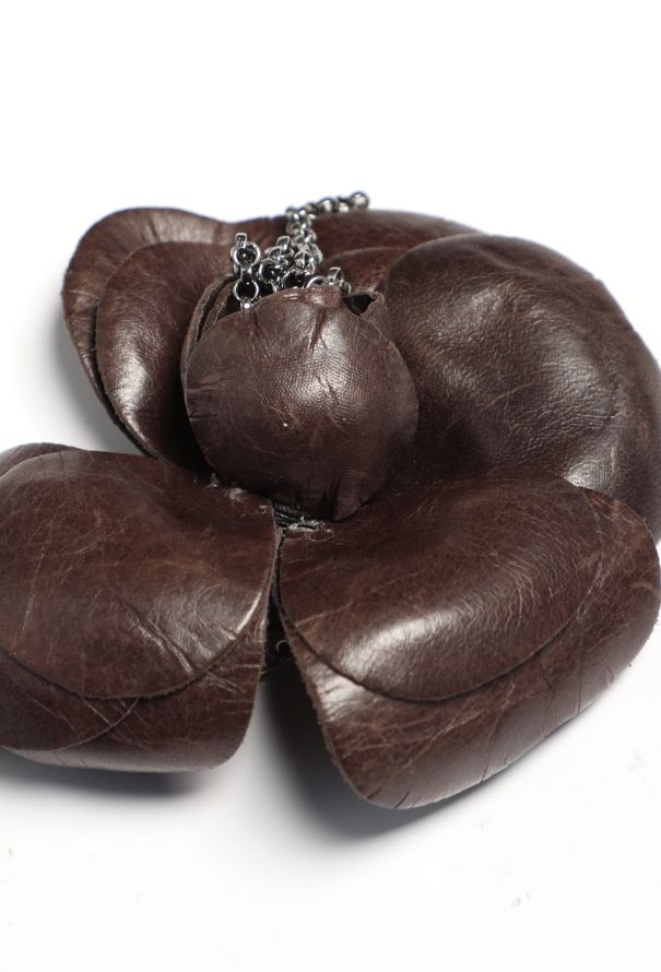 Chanel Leather Chainlink Camélia Brooch - 6