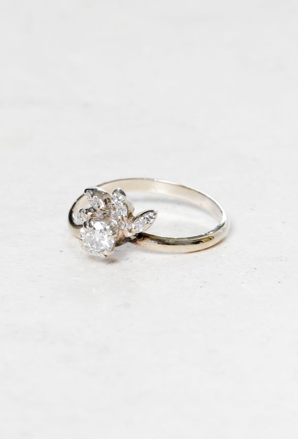 Vintage Fine Jewelry 18k White Gold and Diamond Flower Ring - 3