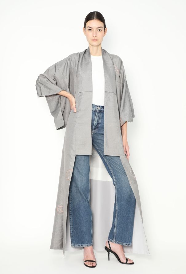 World Treasures Authentic Embroidered Silk Kimono - 3