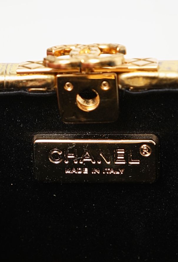 Chanel Rare Pre-Fall 2019 Gold Mini Evening Bag - 13
